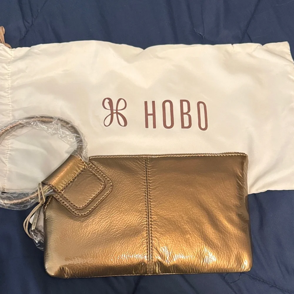 HOBO Metallic Gold Wristlet - Picture 1 of 8
